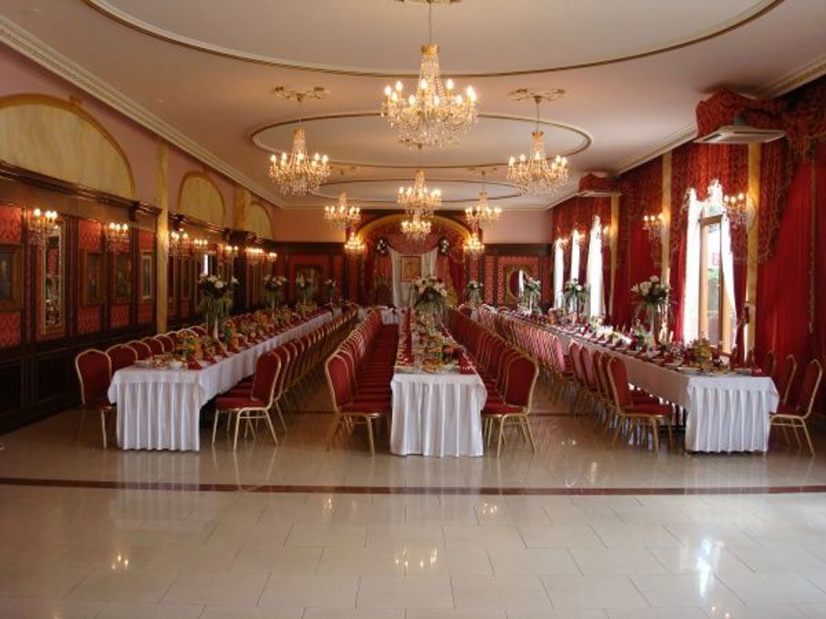 pałac, Hotel Królewski